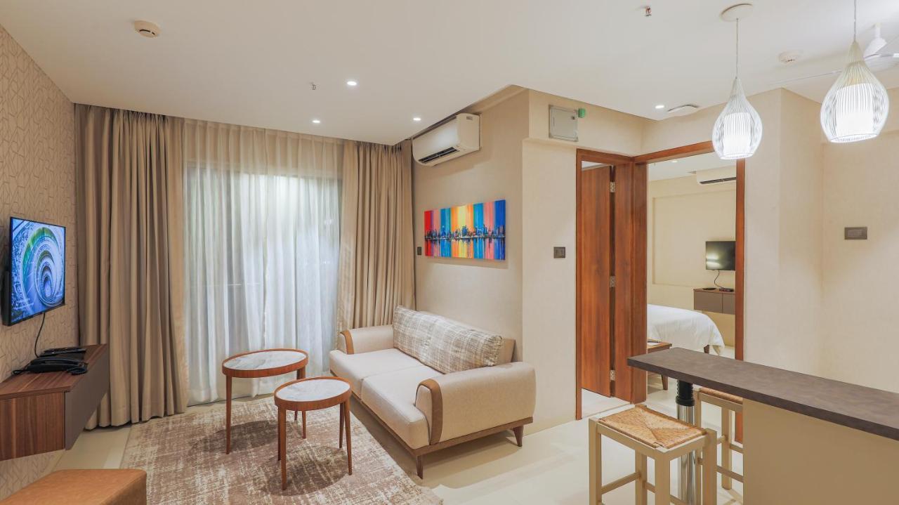 Ar Suites Jewels Royale - Koregaon Park Nx Pune Esterno foto